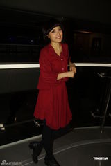 组图：容祖儿沪上庆生 Twins现身祝贺