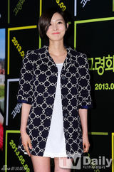 组图：宋茜允儿捧场韩片《高龄化家族》VIP试映