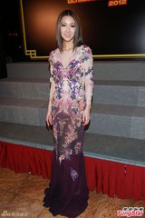 组图：薛凯琪透视裙抢镜 材质轻薄内衣裤隐现