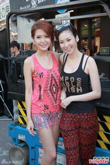 组图：庄思敏露半球抢镜 李思捷给春卷二百分