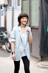 组图：周迅将拍新片 笑言当老板没什么不同