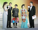 组图：悦悦主持北京国际电影节 专业表现获赞许