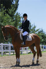 组图：《大丈夫》耿乐骑士照潇洒 戏外曾坠马