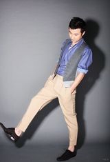 幻灯图：文章与桂纶镁 目光相接却不相爱