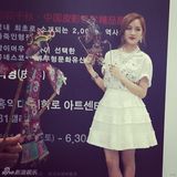 组图：miss A两成员首尔宣传皮影 收入捐四川