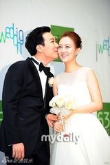 组图：韩星张润贞婚前记者会 称想多生孩子