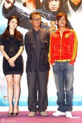 幻灯图集：陈楚河运动装亮相 王艳一改往日温婉形象