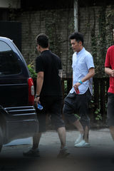 组图：陈赫亮相北五环 考察别墅群欲购豪宅