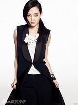 组图：王丽坤最新写真演绎黑白经典魅力