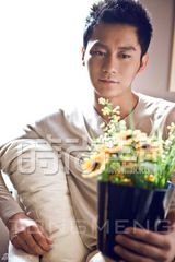 组图：李晨时尚大片诠释万花筒式青春