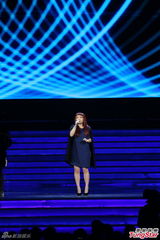 组图：徐佳莹牵手曹格 创作型歌手互飚实力