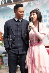 组图：谭耀文新剧开机当众热吻穆婷婷