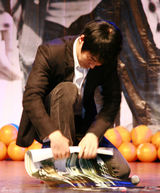 组图：神话JunJin深圳歌迷会三度返场 洒泪谢歌迷