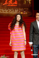 幻灯图：范冰冰垫肩装夸张抢镜 与刘璇同场争艳