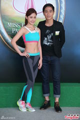 组图：候选港姐公开量度身材 何傲儿自愧不如