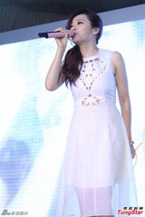 组图：张靓颖好心情晒靓歌 专心音乐不跨界表演