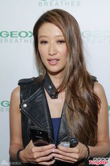 组图：谢婷婷挺霆锋觅第二春 称赞周迅气质佳