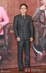 组图：柳真与李廷镇携手出席《百年遗产》发布