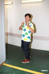 高清图：陈浩民择太太生日入院产女心情兴奋