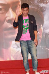 组图：《逃出生天3D>》首映 青云古仔有默契