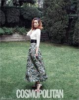 高清图：金喜善复古写真展优雅 憾年轻时忙工作