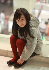组图：5岁小萝莉走红微博 小天使萌化网友心