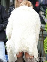 组图：凯特莫斯当街上下真空 凸点露毛