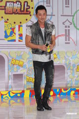 组图：林峰为放榜考生打气 陈法拉陈展鹏同场