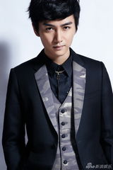 组图：陈晓【演员】西装写真曝光 身姿挺拔尽显阳光帅气