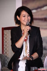 组图：刘若英为新专辑庆功 低调谈婚姻生活