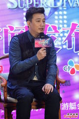 张柏芝出席综艺节目 粉嫩短裙身材苗条依旧