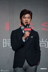 组图：陈柏霖鼓励选手自信 理想情人要独一无二