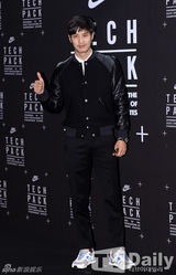 组图：GD宋智孝Tiffany等靓装出席品牌发布会