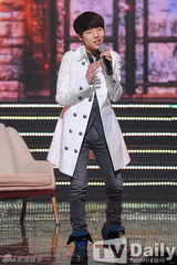 组图：昭宥郑基高MCD夺冠 宣美回归再跳光脚舞