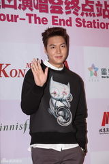 组图：对话李敏镐赞金宇彬 被叫男神有负担