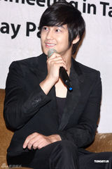 幻灯组图：韩版F4成员金范赴台湾举行粉丝见面会