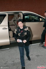 组图：歌唱老师许佩设灵 郑少秋徐小凤致祭