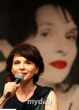 组图：法国影片《Certified Copy》釜山举行记者会