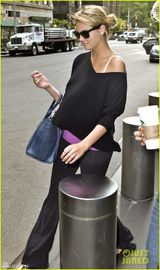 组图：抖奶超模阿普顿双峰高耸窒息诱惑