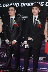 高清组图：香港名模助阵汽车陈列室开幕礼