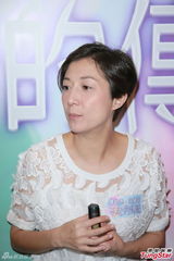 组图：吴绮莉开心抗衰老 自曝怀孕时想过自杀