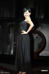 组图：小S代言性感辣舞 避谈张柏芝不用好友博版面