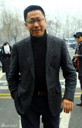 李阳斥前妻美国疯女人 诉委屈称已付清赡养费