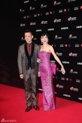 组图：2012微博之夜红毯-刘裘蒂任进