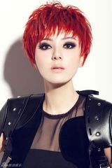 组图：陈廷嘉时尚写真大气凌厉展百变魅力