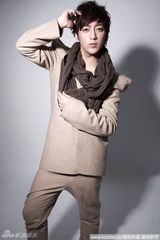 幻灯图：男版范冰冰退出快男 男装大片力证非伪娘