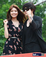 组图：少时秀英尹道贤接任《深夜TV演艺》主持人