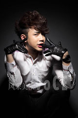 组图：至上励合拍时尚大片 显露熟男气质