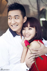 组图：张佳宁情人节曝写真贺岁秀甜蜜