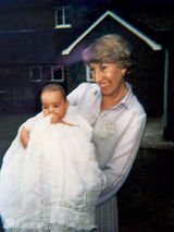 组图：凯特王妃童年照曝光 灵眸闪耀襁褓卖萌